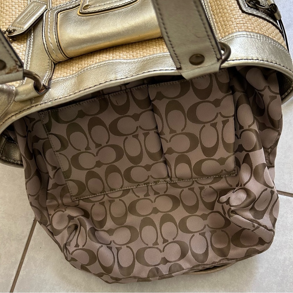 Coach Legacy straw and metallic gold leather tote bag - Picture 8 of 11